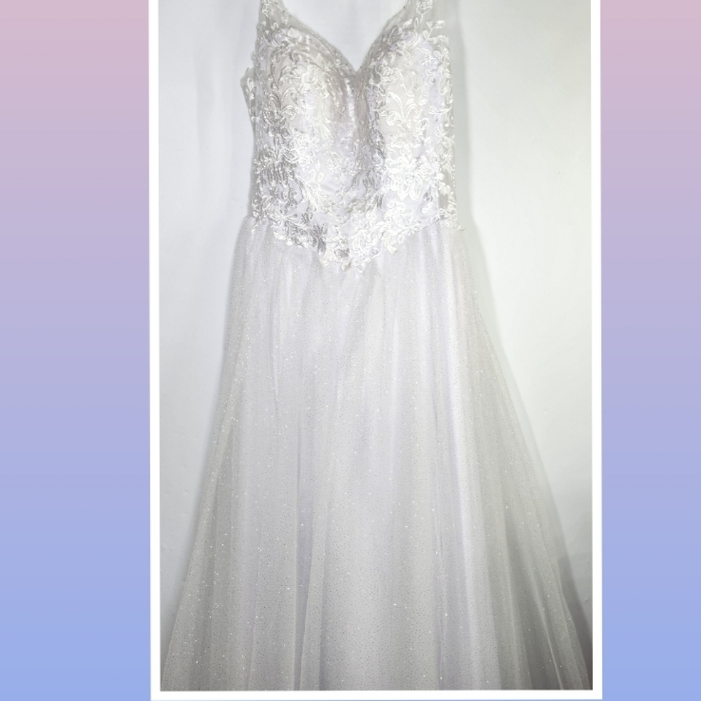 👰‍♀️Elegant White Bridal Gown👰‍♀️